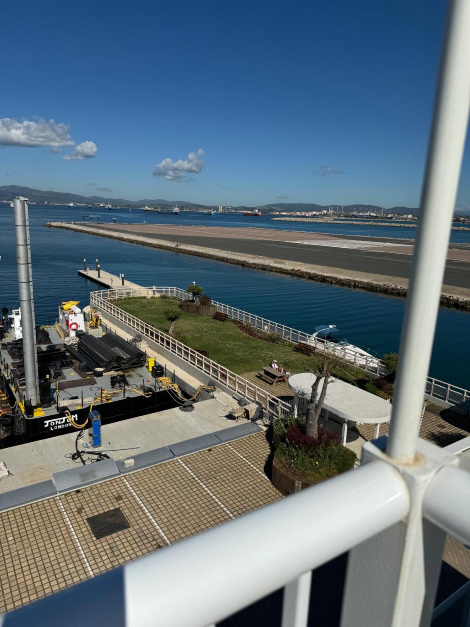 Marina Club Luxury Private Studio With Pool And Incredible Views Gibraltar Exterior photo